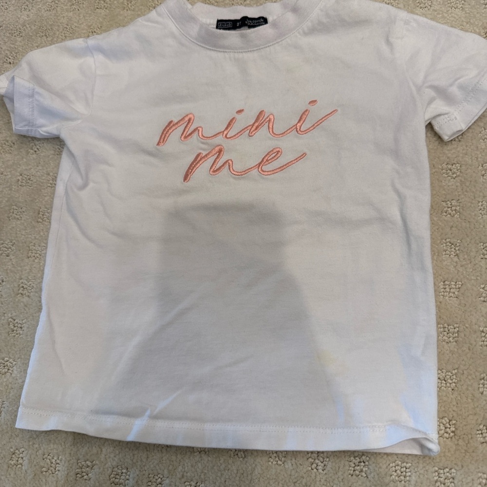 Le Lā Lō Kids “Mini Me” White Graphic Tee Toddler Girl 2T - Picture 2 of 4